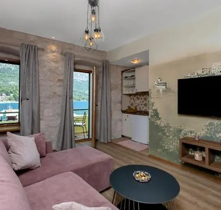 Lux Dado شقة